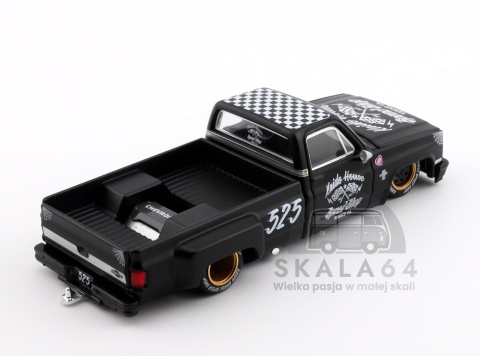 Model samochodu Chevrolet Silverado Dually Hot Rod V1 w skali 1:64 - tył