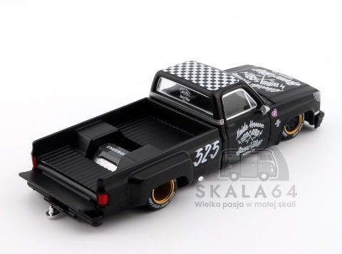 Model samochodu Chevrolet Silverado Dually Hot Rod V1 w skali 1:64 - paka