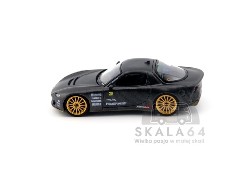 Model samochodu Mazda RX-7 RE-Amemiya Matsukiyo KOKU 3 Rotor NA-7 TAS 2025 Best Tuned Car Award w skali 1:64 - bok