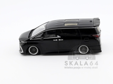 Model samochodu Toyota Alphard 40 KUHL Black w skali 1:64 - bok