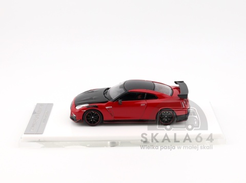 Model samochodu Nissan GT-R NISMO R35 Special Edition 2022 - Vibrant Red w skali 1:64 - bok