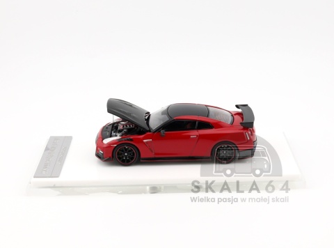 Model samochodu Nissan GT-R NISMO R35 Special Edition 2022 - Vibrant Red w skali 1:64 - maska