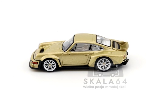 Model samochodu Porsche 911 964 Singer DLS Turbo Gold w skali 1:64 - bok