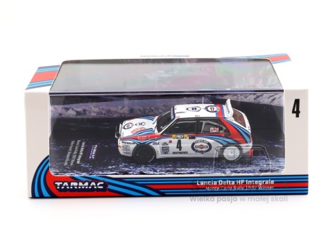 Model samochodu Lancia Delta Integrale #4 Monte Carlo Rally 1992 Winner Didier Auriol Bernard Occelli Martini w skali 1:64 - gablotka