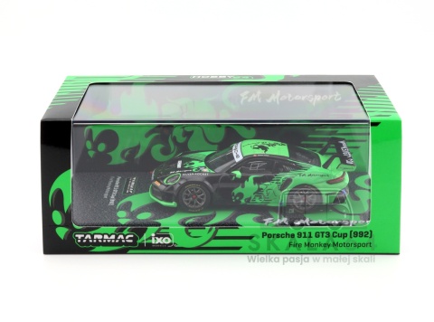 Model samochodu Porsche 911 GT3 Cup 992 Fire Monkey Motorsport Black Green w skali 1:64 - gablotka