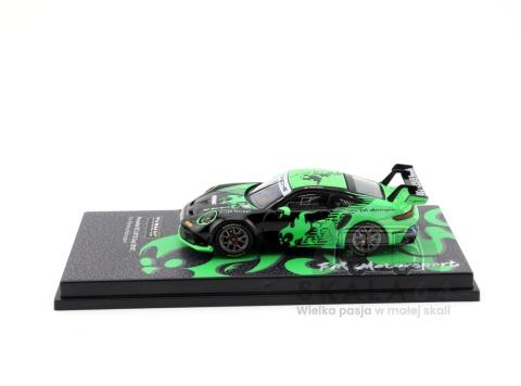 Model samochodu Porsche 911 GT3 Cup 992 Fire Monkey Motorsport Black Green w skali 1:64 - bok