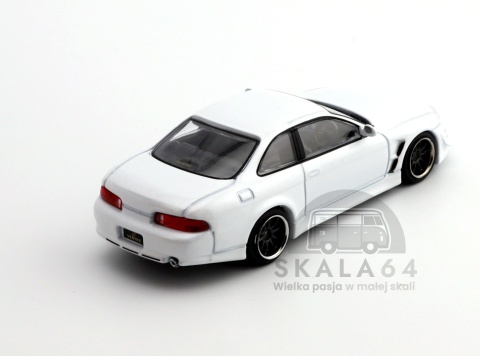 Model samochodu Vertex Toyota Soarer JZZ30 White w skali 1:64 - tył