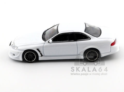 Model samochodu Vertex Toyota Soarer JZZ30 White w skali 1:64 - bok