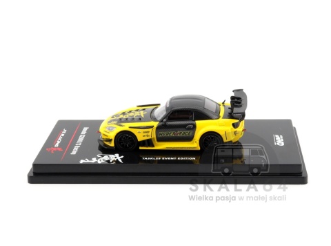 Honda S2000 J's Racing Yellow Black TASKL25 Event Edition w skali 1:64 - bok