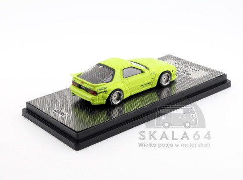 Model samochodu Mazda RX-7 FC3S Pandem Aero TMCS Malaysia 2025 Event Edition Green w skali 1:64 - tył