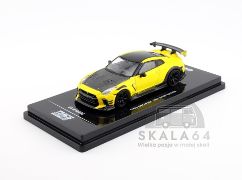 Model samochodu Nissan GT-R R35 TMCS Singapore 2025 Event Edition Yellow w skali 1:64 - przód