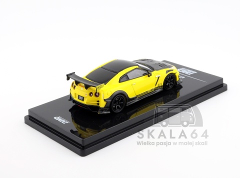 Model samochodu Nissan GT-R R35 TMCS Singapore 2025 Event Edition Yellow w skali 1:64 - tył