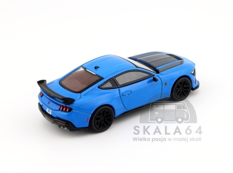 Model samochodu Ford Mustang Dark Horse Grabber Blue LHD w skali 1:64 - tył