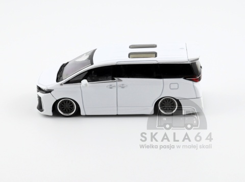 Model samochodu Toyota Vellfire 40 KUHL White LHD w skali 1:64 - bok