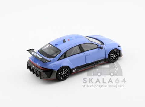 Model samochodu Hyundai RN22e Performance Blue LHD w skali 1:64 - tył
