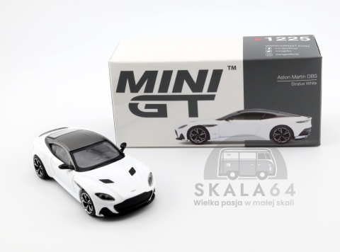 Model samochodu Aston Martin DBS Stratus White LHD w skali 1:64 - kartonik