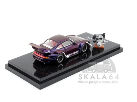 Model samochodu Porsche 911 RWB 993 Army Girl w skali 1:64 M62205 - tył