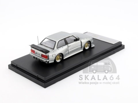 Model samochodu BMW 3 E30 ICONS ALICANTE Limited Edition 499 PCS ZAMAC w skali 1:64 - tył