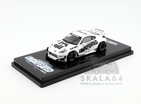 Model samochodu Toyota GR86 Play Dirty UNDEFATED x QUADRANT w skali 1:64 - przód