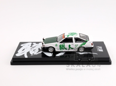Model samochodu Toyota Sprinter Trueno AE86 Keichi Tsuchiya Con-Con 2026 Event Special Edition w skali 1:64 - bok