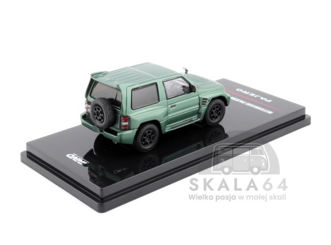 Model samochodu Mitsubishi Pajero Evolution Satin Green w skali 1:64 - tył