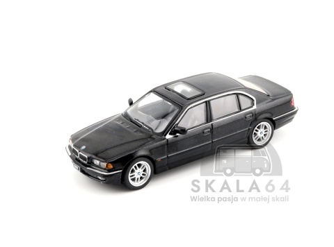 Model samochodu 750iL E38 Black Sapphire LHD w skali 1:64 - przód