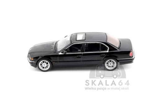 Model samochodu 750iL E38 Black Sapphire LHD w skali 1:64 - bok