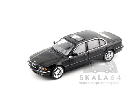 Model samochodu 750iL E38 Black Sapphire LHD w skali 1:64 - przód