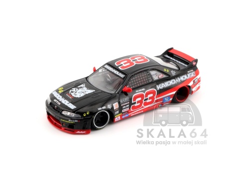 Model samochodu Nissan Skyline GT-R R33 Black Kaido Cat Black Red w skali 1:64 - przód