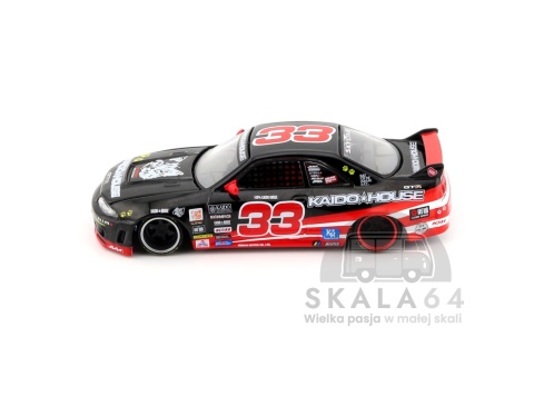 Model samochodu Nissan Skyline GT-R R33 Black Kaido Cat Black Red w skali 1:64 - bok