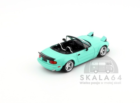 Model samochodu Mazda MX-5 NA Pandem Body Kit Mint Green LHD w skali 1:64 - tył