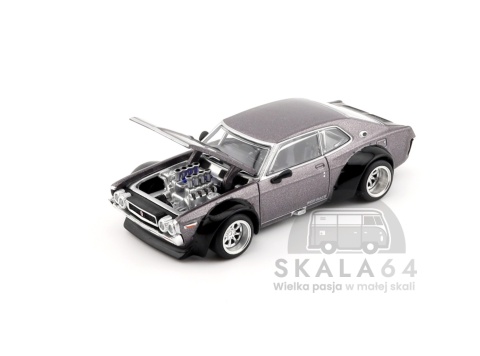 Model samochodu Nissan Laurel C130 Metallic Grey w skali 1:64 - maska