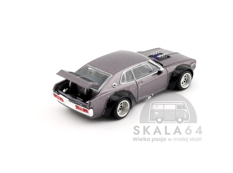 Model samochodu Nissan Laurel C130 Metallic Grey w skali 1:64 - bagażnik