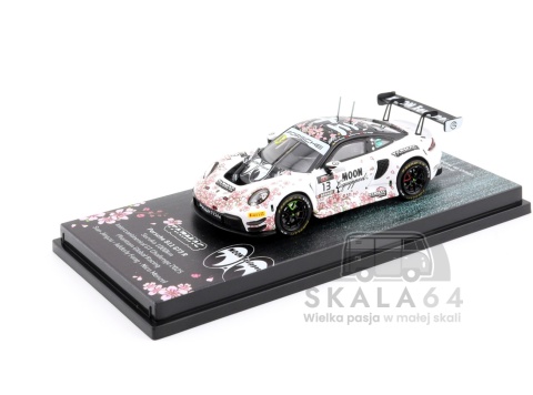 Model samochodu Porsche 911 GT3 R Suzuka 1000km Intercontinental GT Challenge 2025 Phantom Global Racing w skali 1:64 - przód