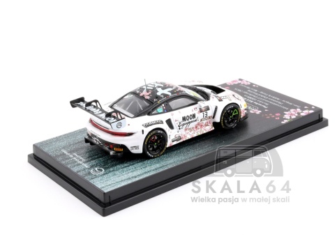 Model samochodu Porsche 911 GT3 R Suzuka 1000km Intercontinental GT Challenge 2025 Phantom Global Racing w skali 1:64 - tył
