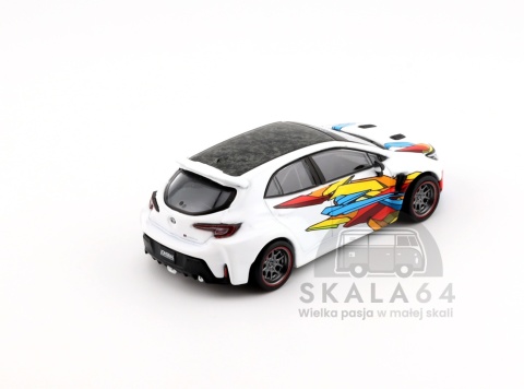 Model samochodu Toyota GR Corolla Widebody JONSIBAL Designworks White w skali 1:64 - tył